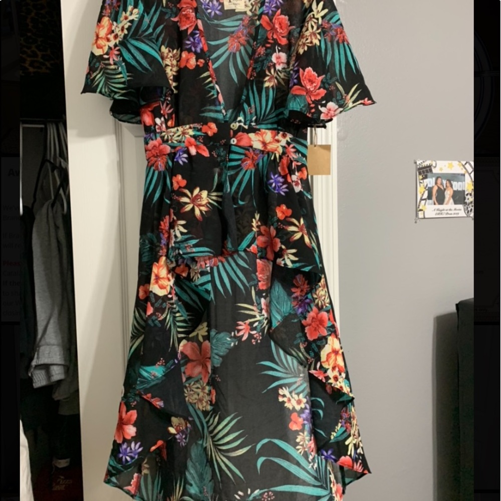 Flowy cover up